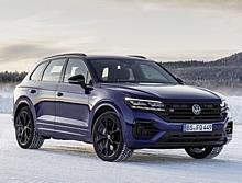 Touareg R kann per Travel Assist als erster Volkswagen bis 250 km/h assistiert gefahren werden